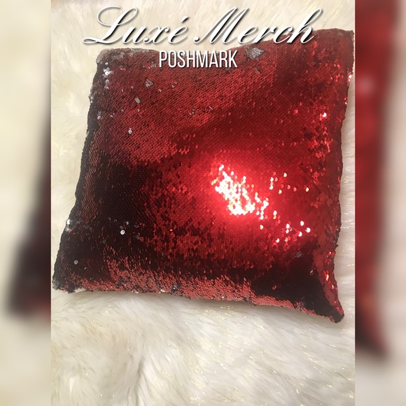 ♥️2pc Red & Silver Sequined Mermaid Pillows - Picture 2 of 6
